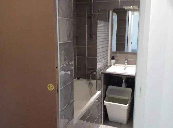 Apartment En Climatise Avec Parking *